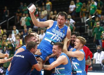 Českí basketbalisti idú do Tokia, Dončič priviedol Slovinsko premiérovo na OH
