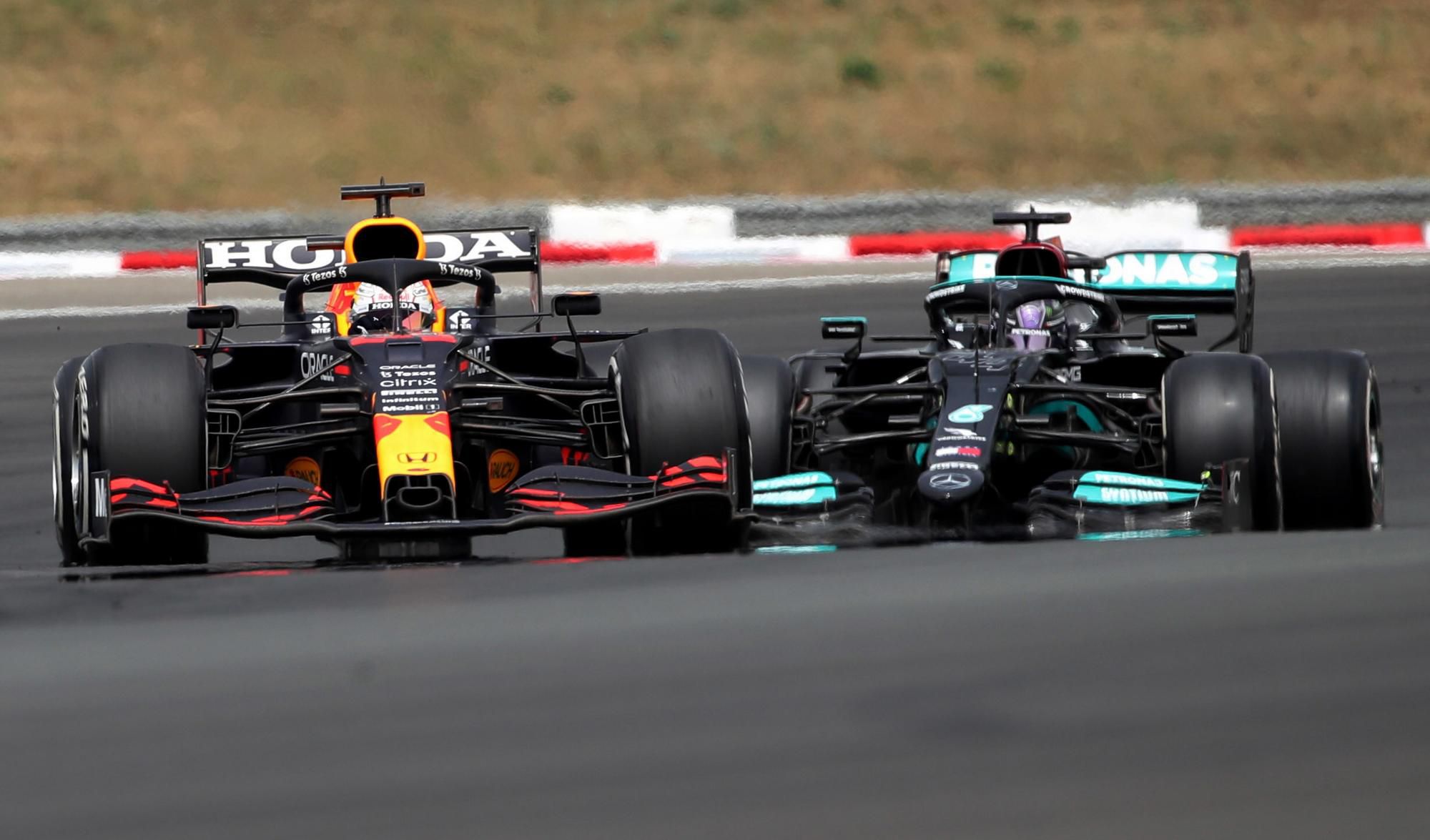 Max Verstappen a Lewis Hamilton