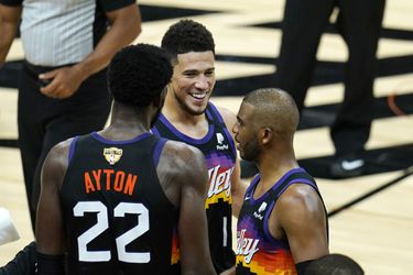 NBA: Phoenix v úvodnom finálovom dueli jasne zdolal Milwaukee