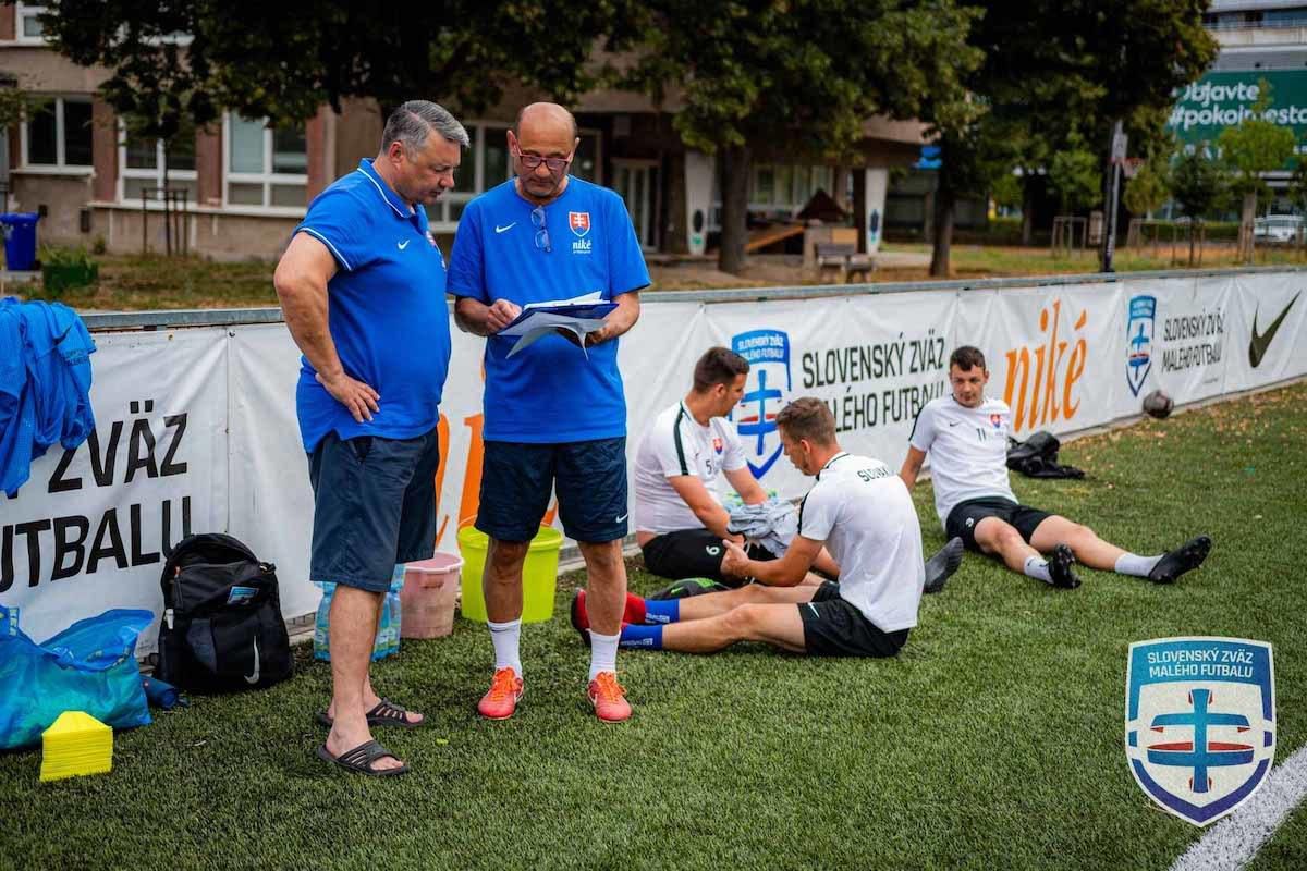 Slovenskí reprezentanti v malom futbale.