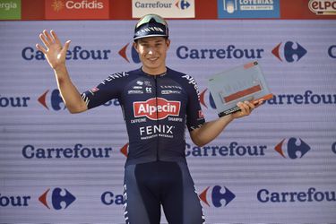 Vuelta: Philipsen vyhral 5. etapu, Taaramäe pripravil o červený dres pád