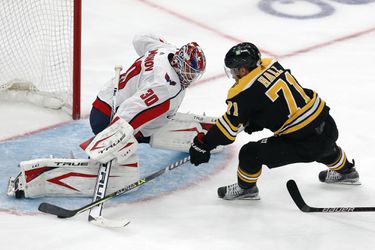 Taylor Hall podpísal s Bostonom Bruins nový kontrakt, ročne zarobí 6 miliónov dolárov