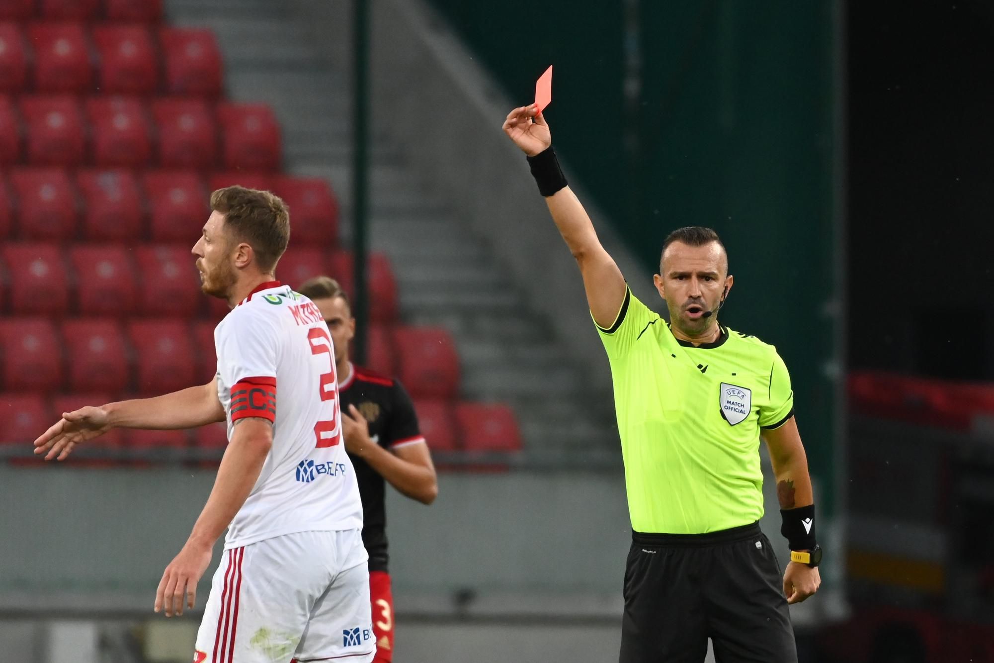 Bogdan Mitrea dostal červenú kartu