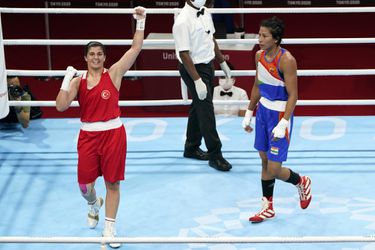 Tokio 2020: Box: Busenaz Sürmeneliová triumfovala vo finále kategórie do 69 kg