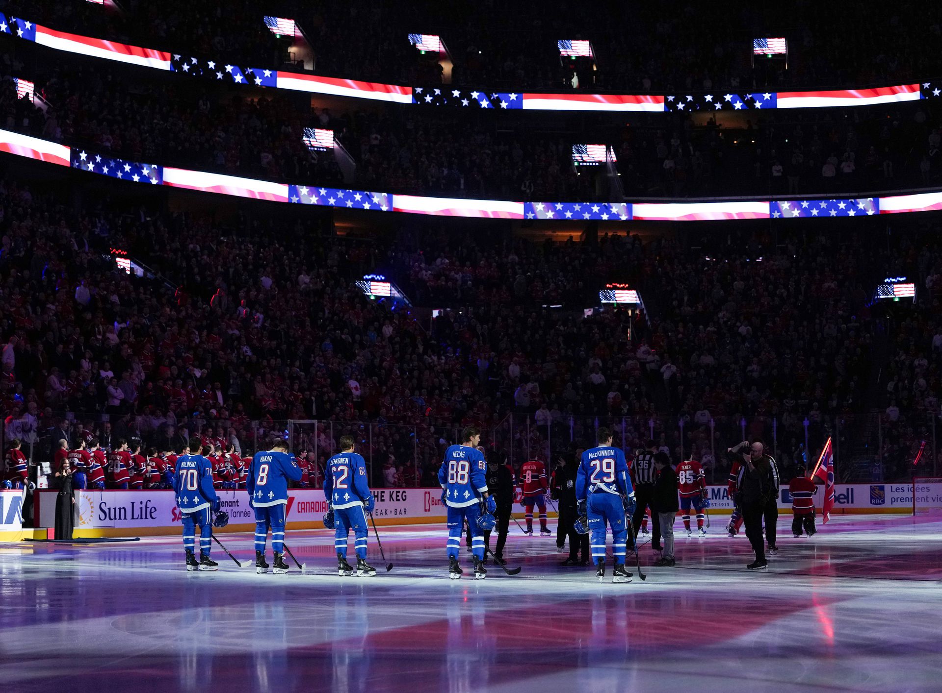 Momentka pred zápasom Montreal Canadiens - Colorado Avalanche.