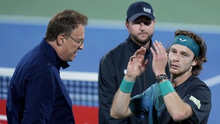 ATP Dubaj: Výbuch nervov ukončil boj o finále. Rubľova diskvalifikovali