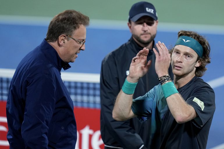 ATP Dubaj: Výbuch nervov ukončil boj o finále. Rubľova diskvalifikovali
