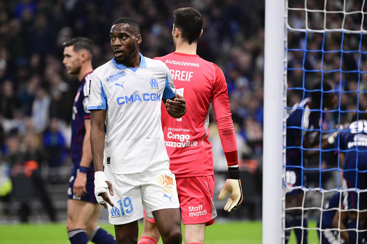 Dominik Greif bol bezmocný. Jeho skvelé zákroky nestačili Lyonu na pôde veľkého rivala