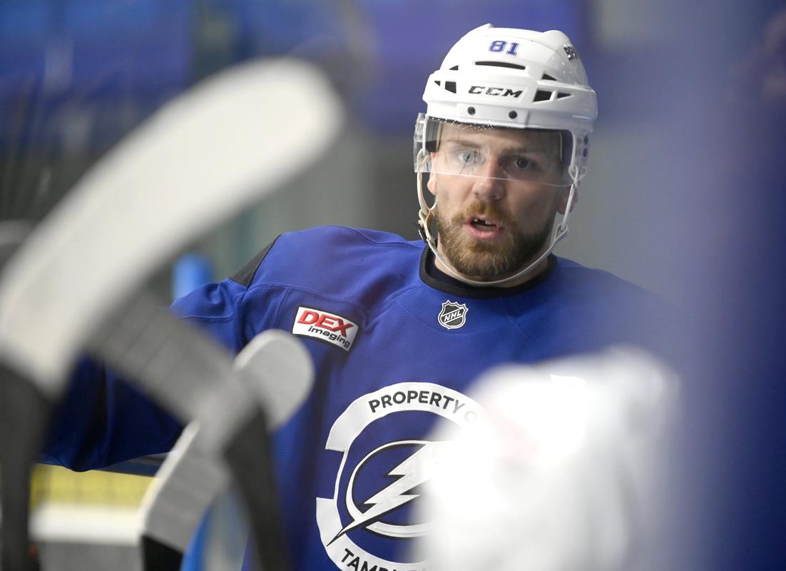 Erik Černák strelil tretí gól v sezóne, Linus Ullmark získal ocenenie hráča týždňa