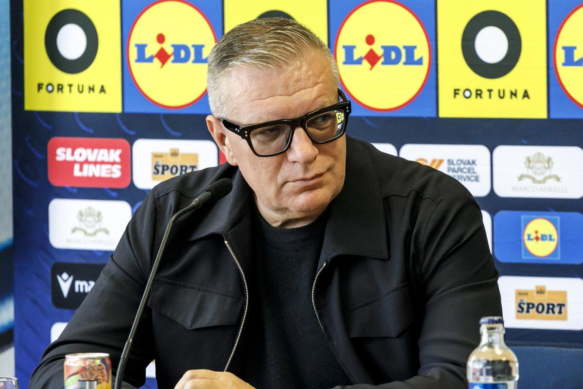 UEFA má od SFZ informácie o všetkom, čo sa deje. Fico sľúbil Kováčikovi vyplatenie peňazí