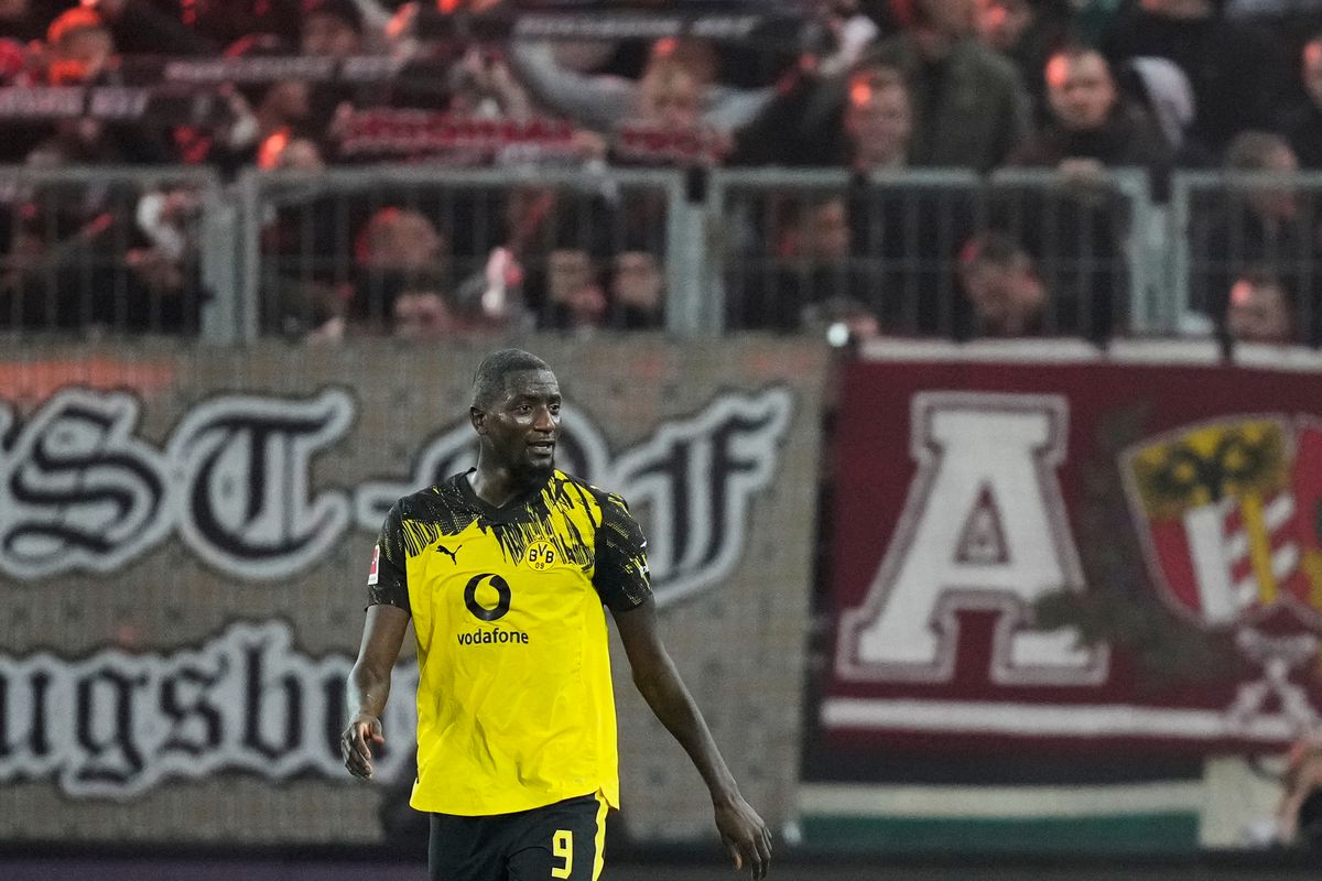 Hviezda Dortmundu má v zmluve výkupnú klauzulu pre 7 klubov. Nechýbajú ani giganti z La Ligy a PL