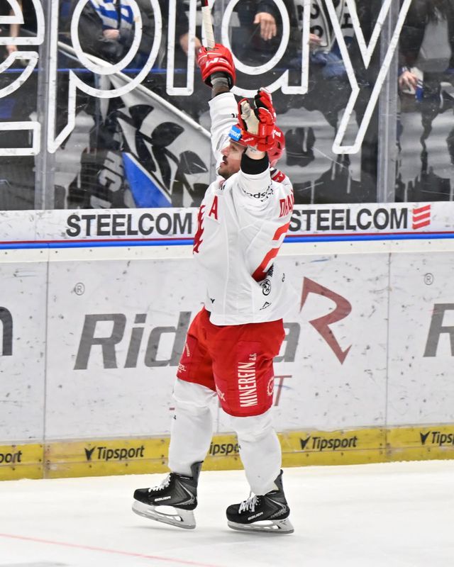 VIDEO Třinec zvládol duel vo Vítkoviciach vďaka Slovákom, Plzeň deklasovala Litvínov