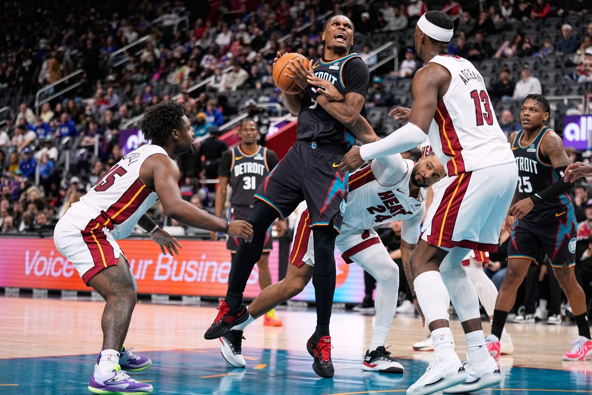 VIDEO Miami uspelo aj na palubovke lídra konferencie. Víťaznú sériu ťahá aj Houston