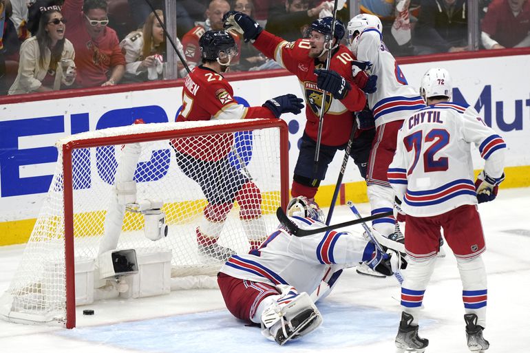 Víťaz základnej časti titul nezíska, o Stanley Cup si opäť po roku zahrá Florida