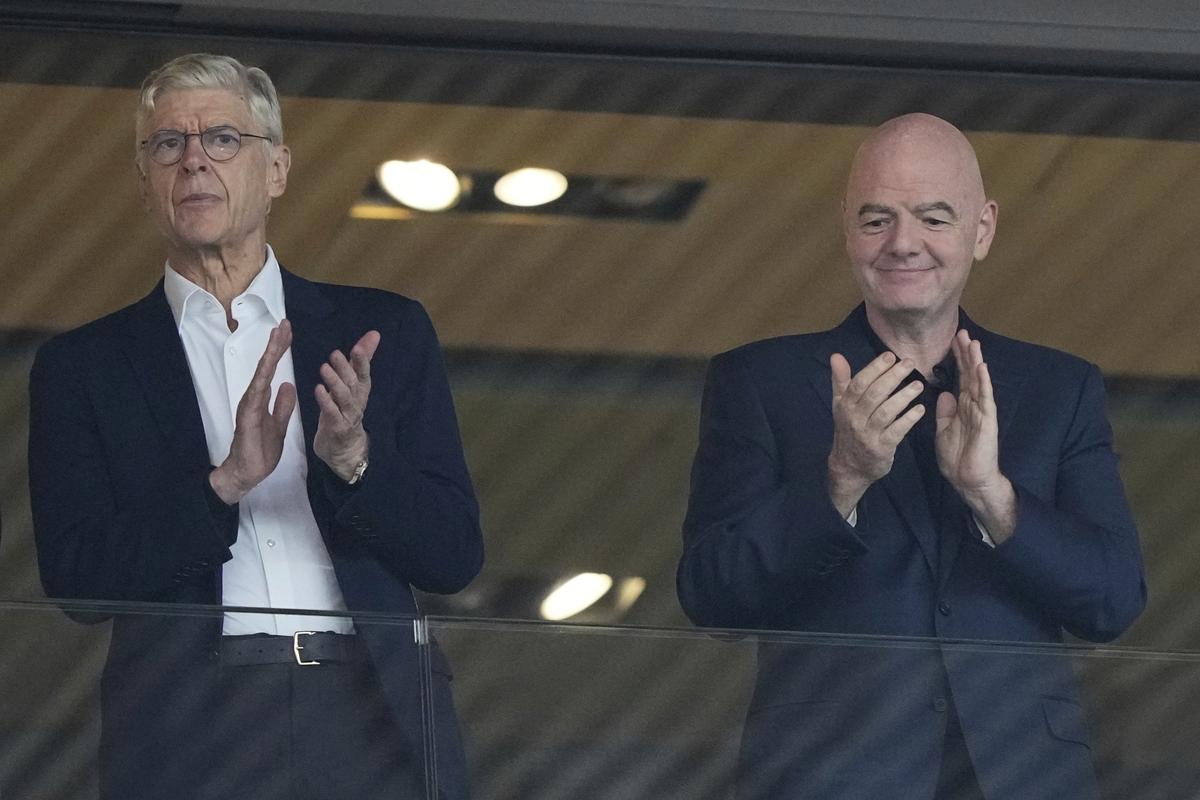 Kryje legendárny Wenger škandalózny plán FIFA? Jeho podozrivé mlčanie vyvoláva veľké otázniky