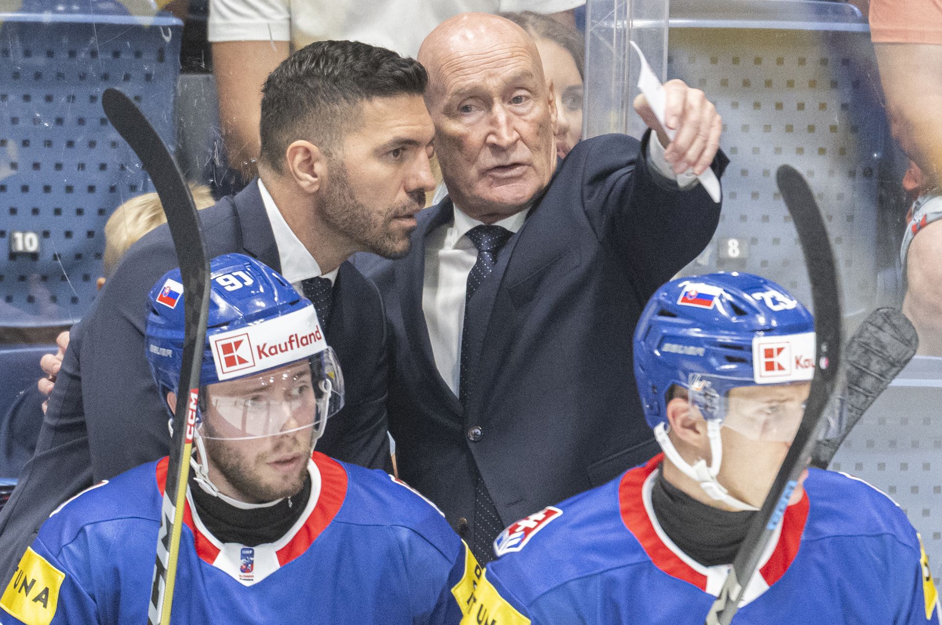 Peter Frühauf a Craig Ramsay. Zdroj: TASR