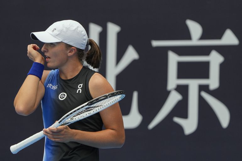 WTA Peking: Swiateková a Rybakinová hladko postúpili, s turnajom sa nečakane lúči Jabeurová