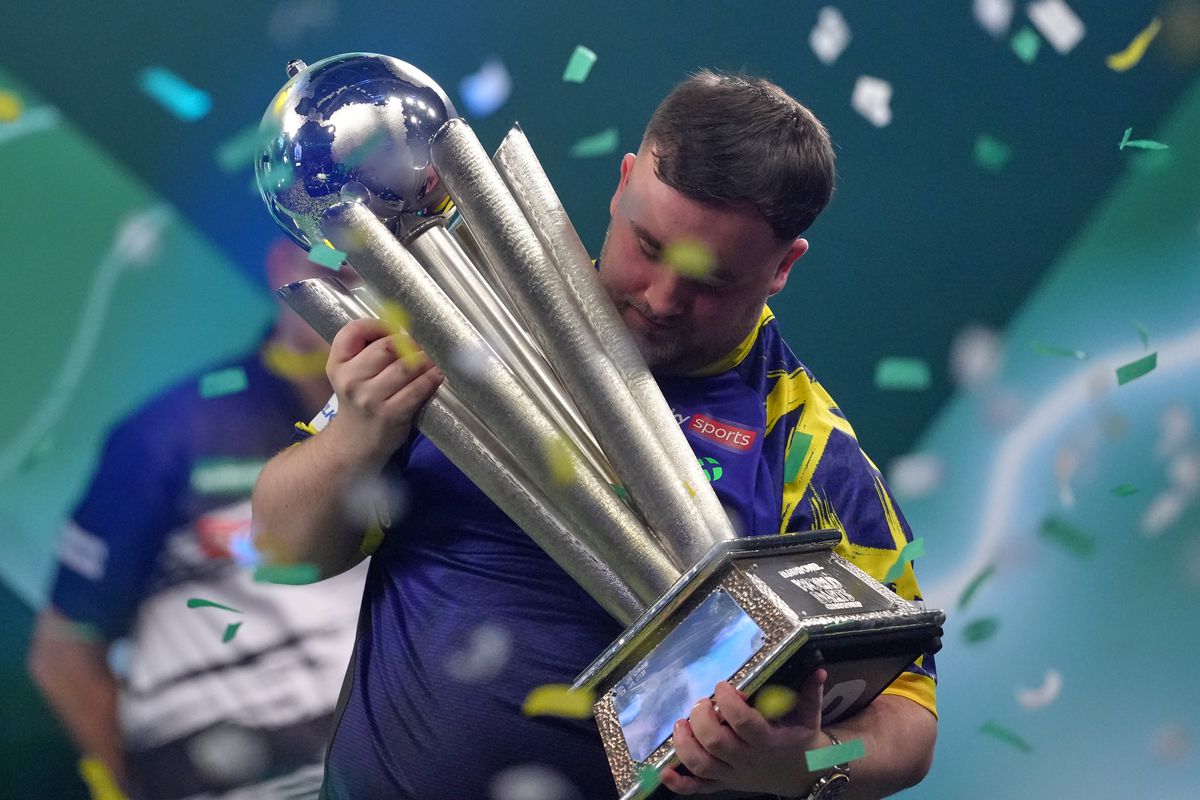 VIDEO Neuveriteľný výkon vo finále, súper bol len do počtu. Luke Littler obhájil titul majstra sveta