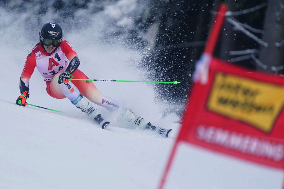 ONLINE 2. kolo obrovského slalomu žien v Kranjskej Gore / lyžovanie