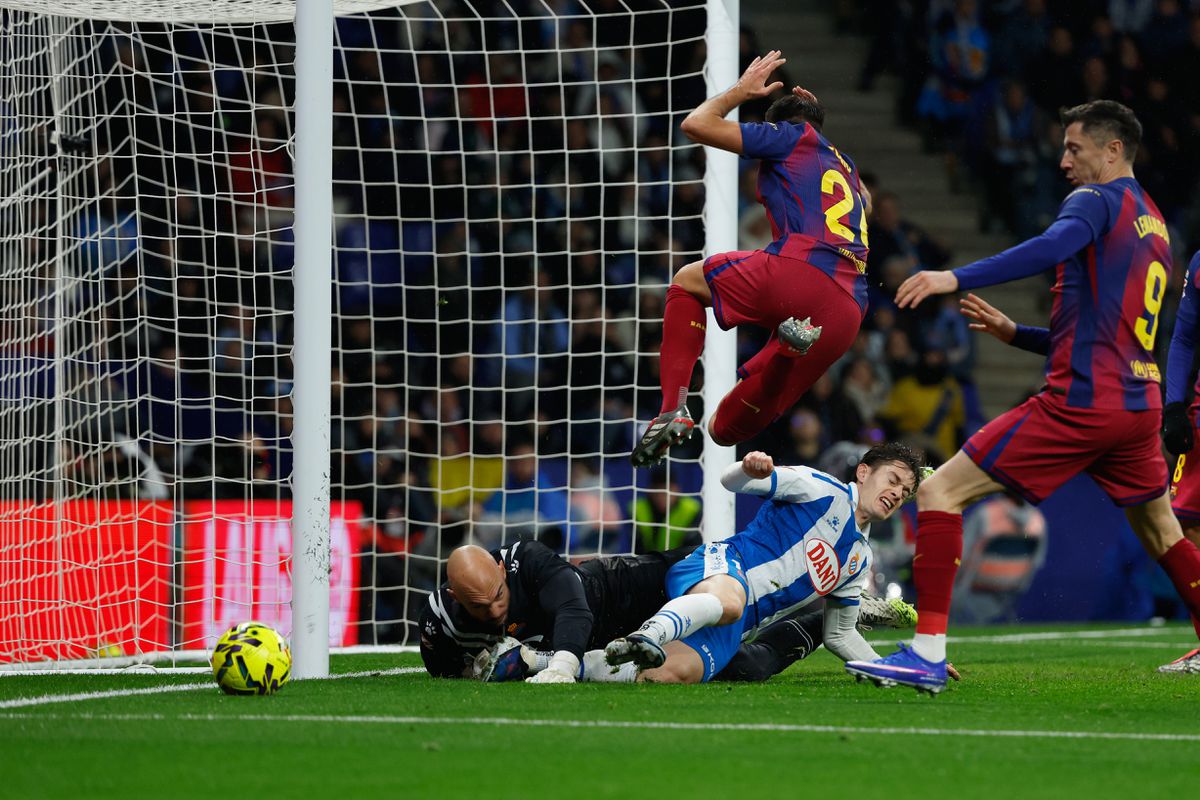 Barcelona napriek výhre nepodala dominantný výkon. Flick: Nezaslúžili sme si to