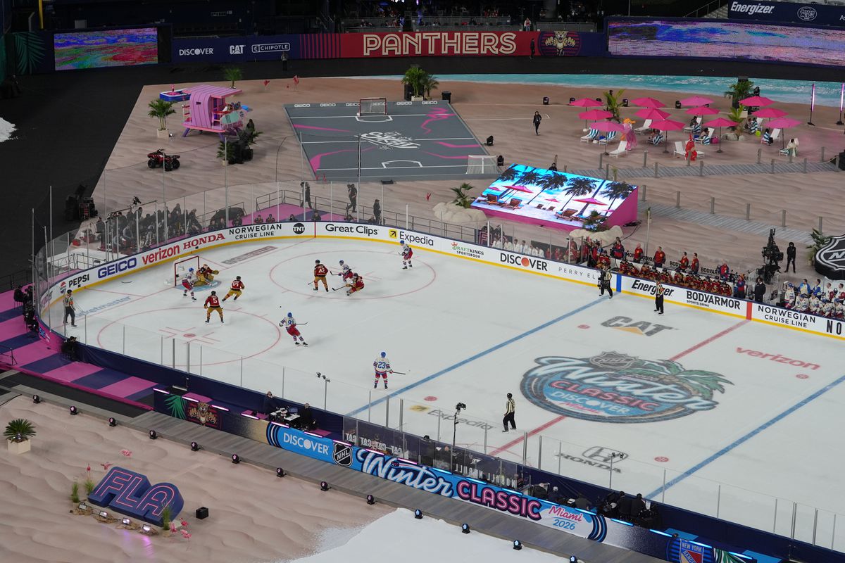 VIDEO Famózny Zibanejad trhal rekordy vo Winter Classic pod palmami! Dalibor Dvorský rozdával hity