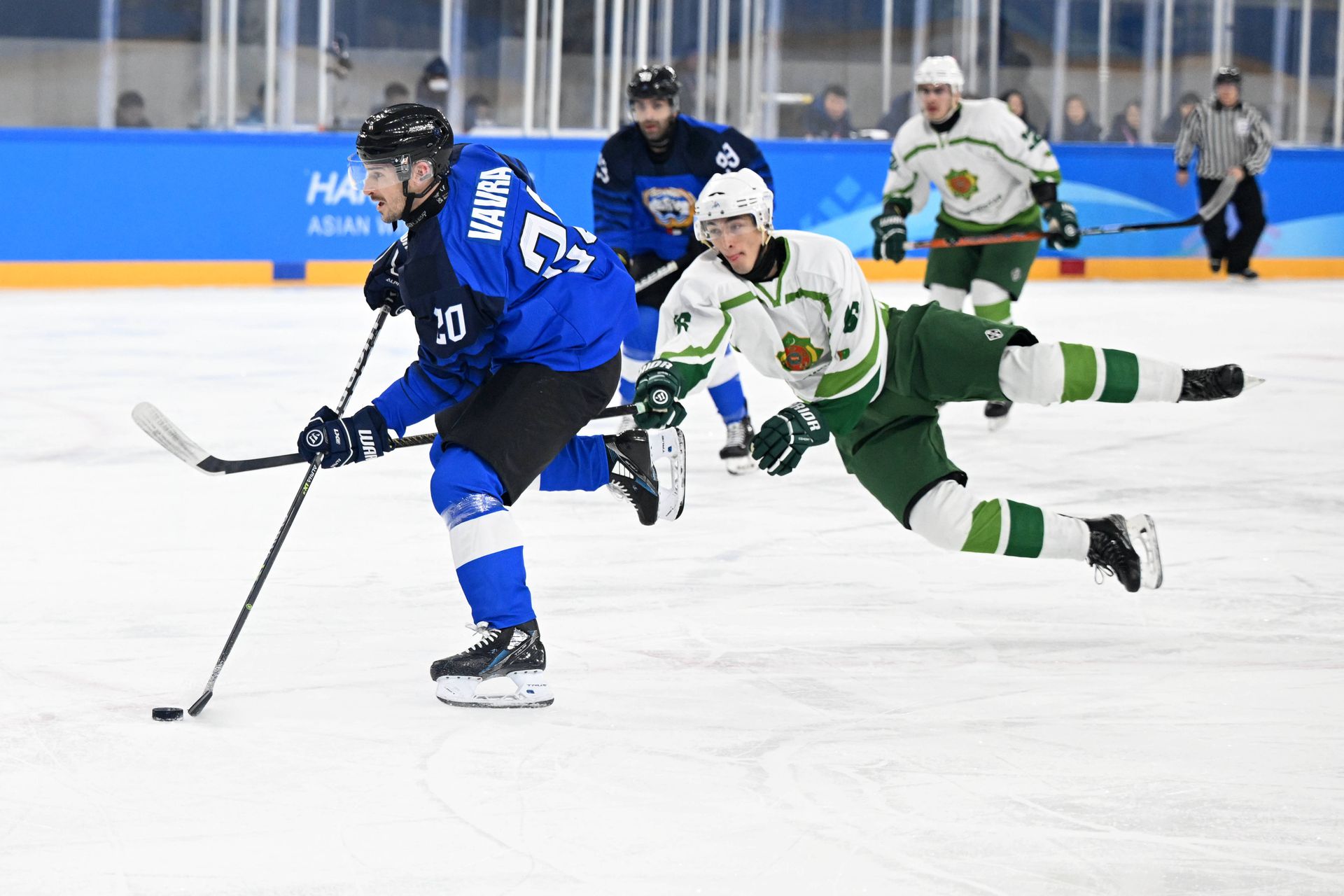 Český hokejista Kamil Vávra v drese reprezentácie Kuvajtu. Zdroj: Imago