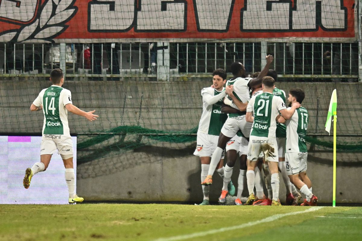 Šok v Českom pohári! Suverénna Slavia sa lúči po penaltovej dráme už vo štvrťfinále