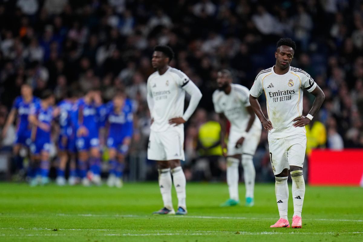 VIDEO Odstúp! Fanúšikovia Realu Madrid po prehre zúrili, ospravedlniť sa prišiel iba jeden hráč