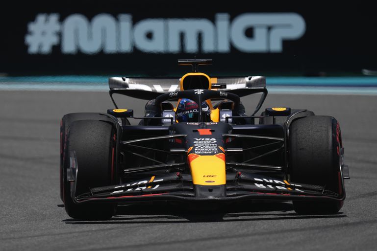 VC Miami: Jediný tréning ovládol Verstappen, Leclerc nezvládol riadenie a odjazdil len tri kolá