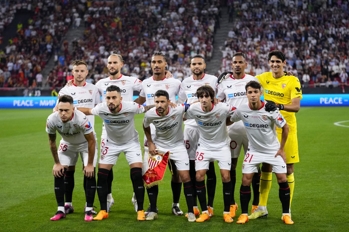 Sevilla’s Difficult Season: Coach Changes, Financial Problems, and Player Sales