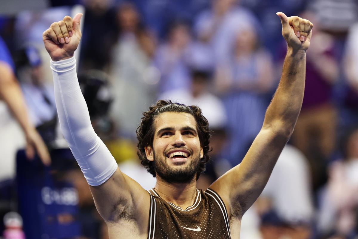 US Open: Suverénny španielsky fenomén. Alcaraz predviedol profesorský výkon a je vo štvrťfinále