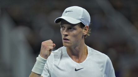ATP Peking: Sinner šokoval Alcaraza, v boji o titul sa stretne s Medvedevom