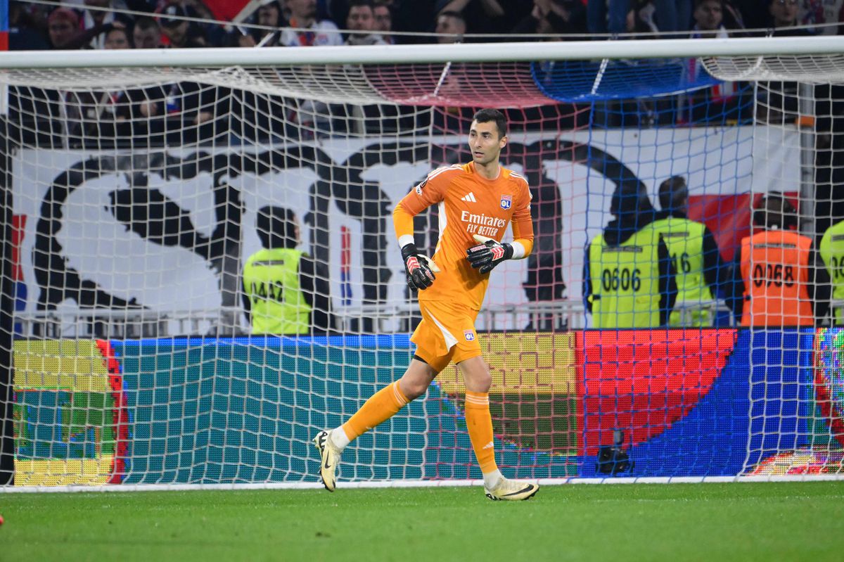 Greif inkasoval, napriek tomu sa teší z víťazstva svojho tímu. Lyon rozhodol v nadstavenom čase