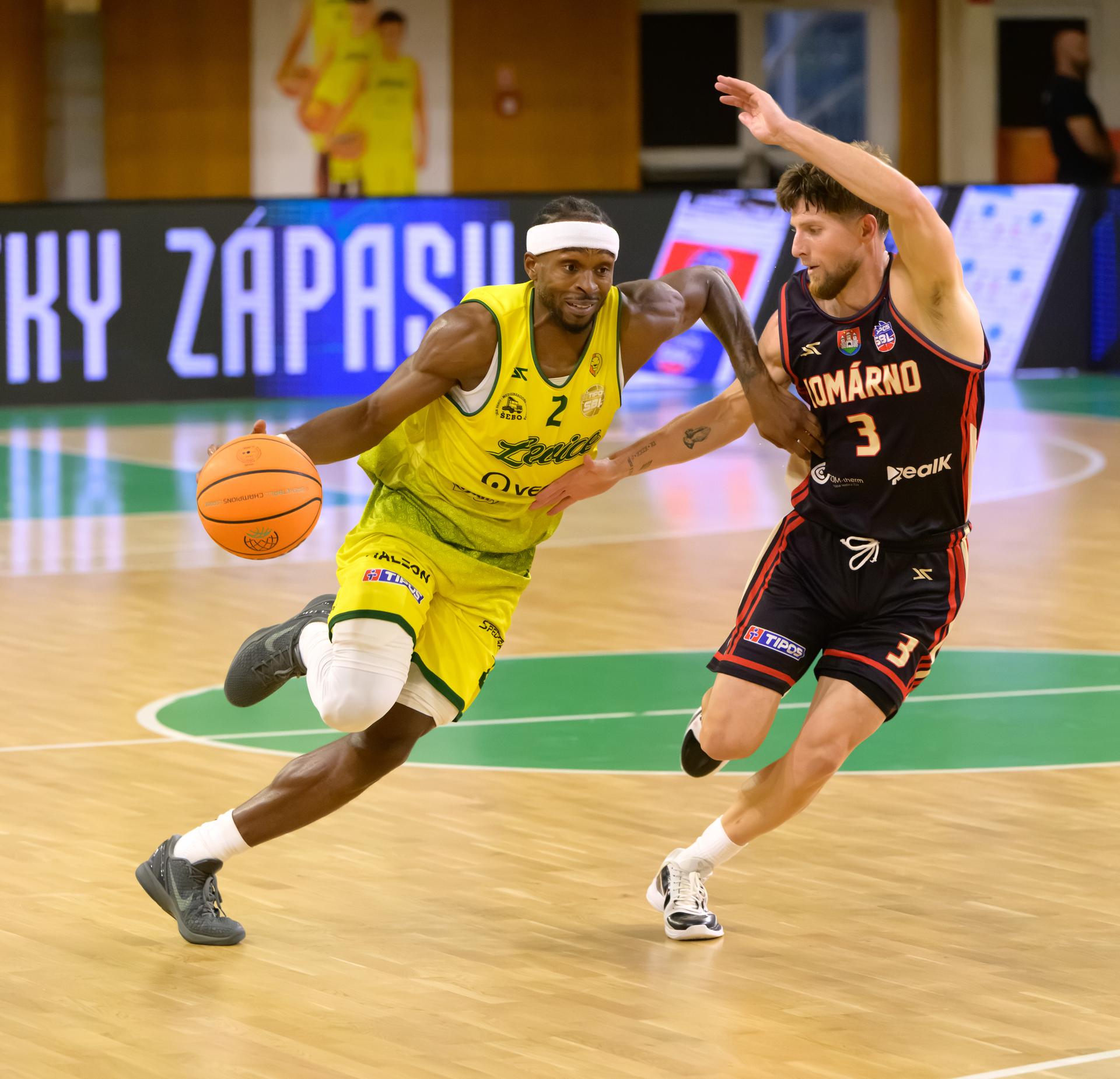 Patrioti Levice - BC Komárno. Zdroj: TASR