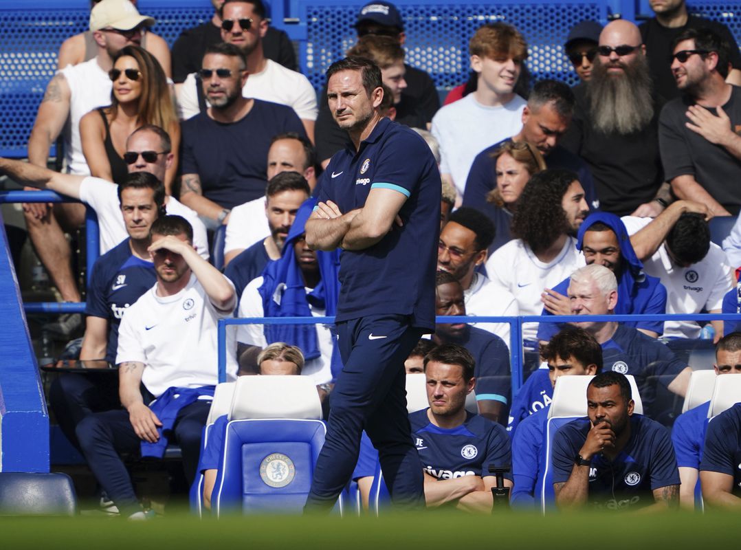 Frank Lampard v opätovnom spojení s Chelsea? Je tou správnou voľbou, tvrdí bývalý anglický futbalista