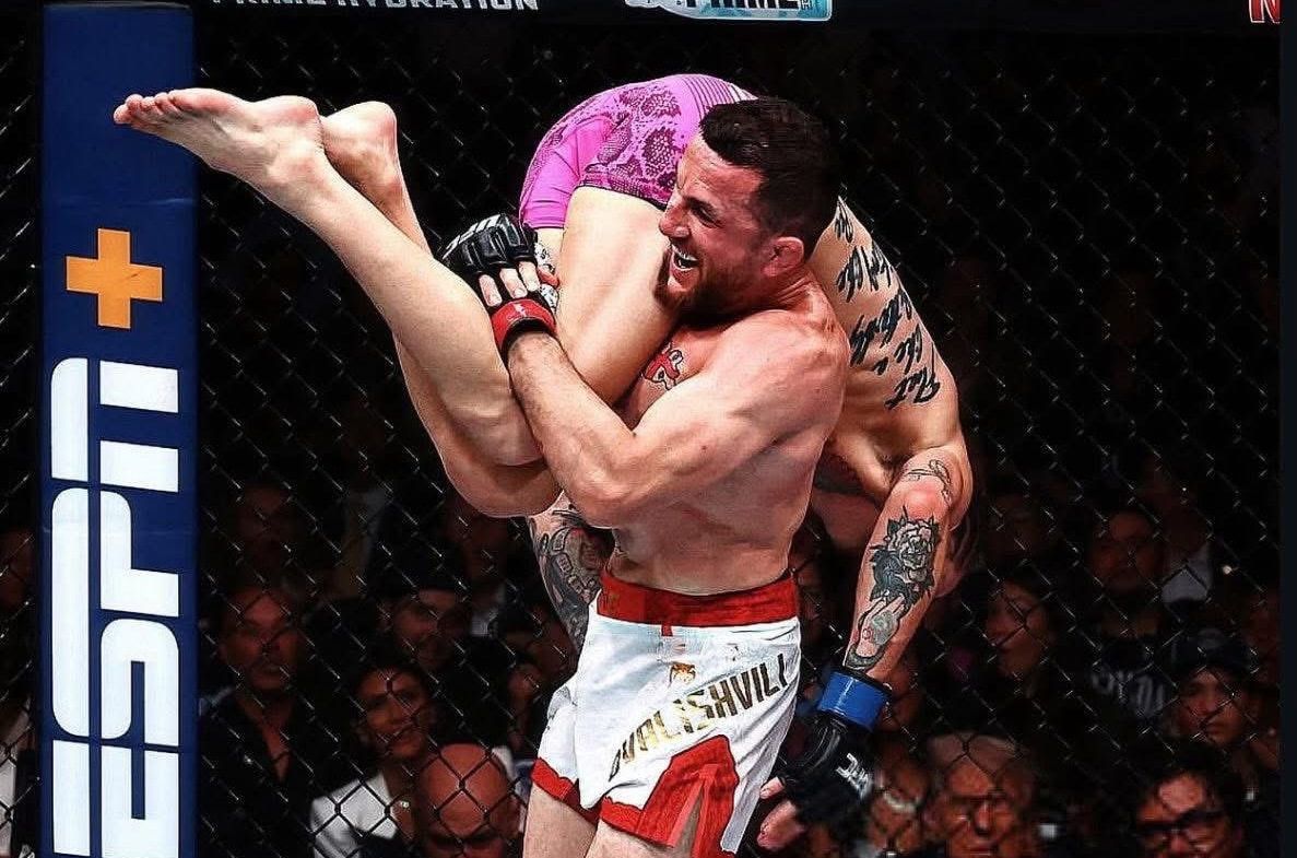 VIDEO Ďalší extrém v podaní Meraba Dvalishviliho! Pozrite sa ako jedol živého raka