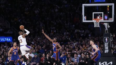NBA: Knicks prišli o víťaznú šnúru, fenomenálna noc Curryho nestačila na triumf Golden State