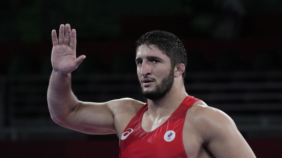 Na olympiádu môže zabudnúť. Ruský zápasník podporil vojnu na Ukrajine