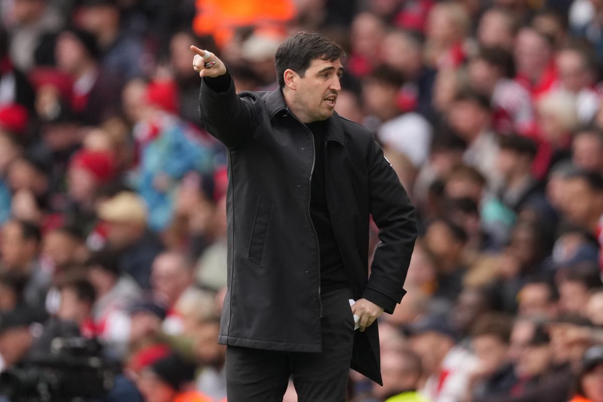 Iraola po remíze Liverpoolu otvorene priznal chyby. Zdrvený tréner Emery po výprasku: Je to bláznivé