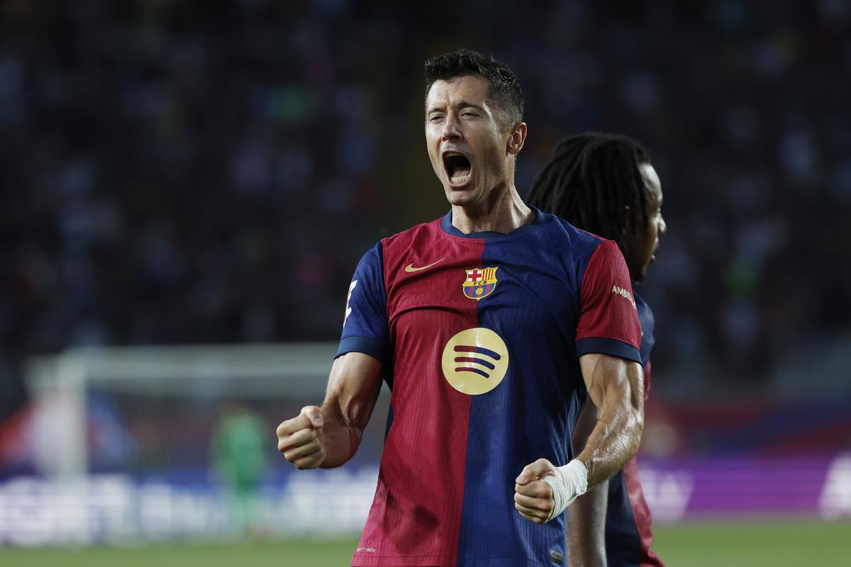 Futbal - Robert Lewandowski chcel sám pozmeniť zmluvu s Barcelonou ...