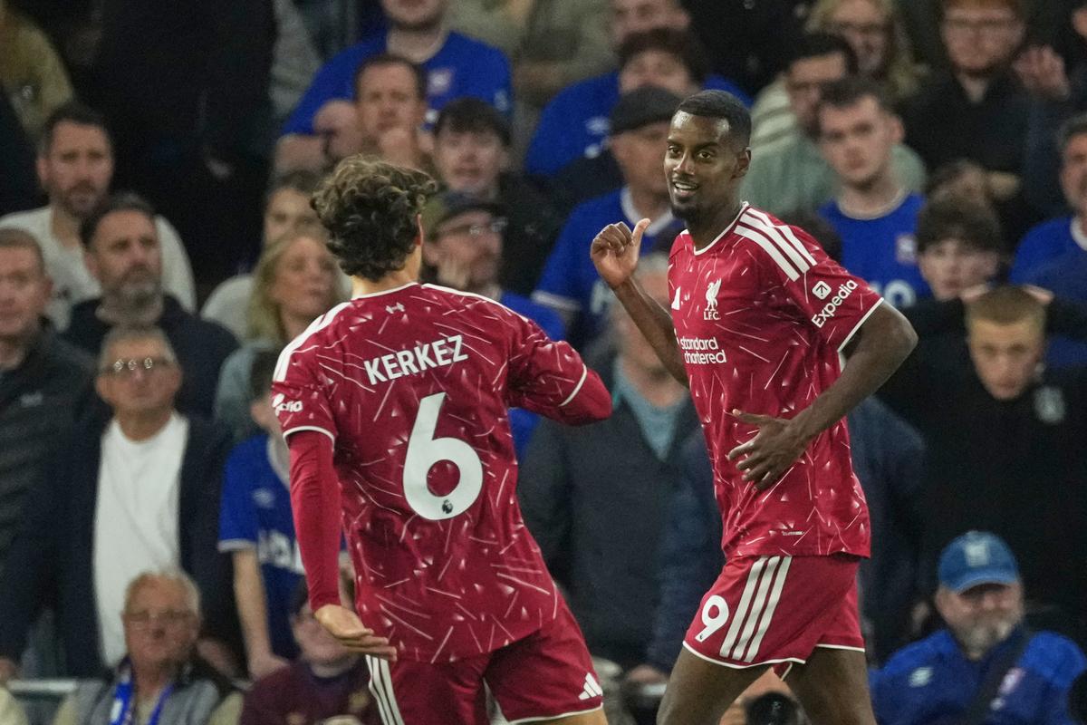 Iraola má prvú výhru na lavičke Liverpoolu. Rozhodol kritizovaný útočník