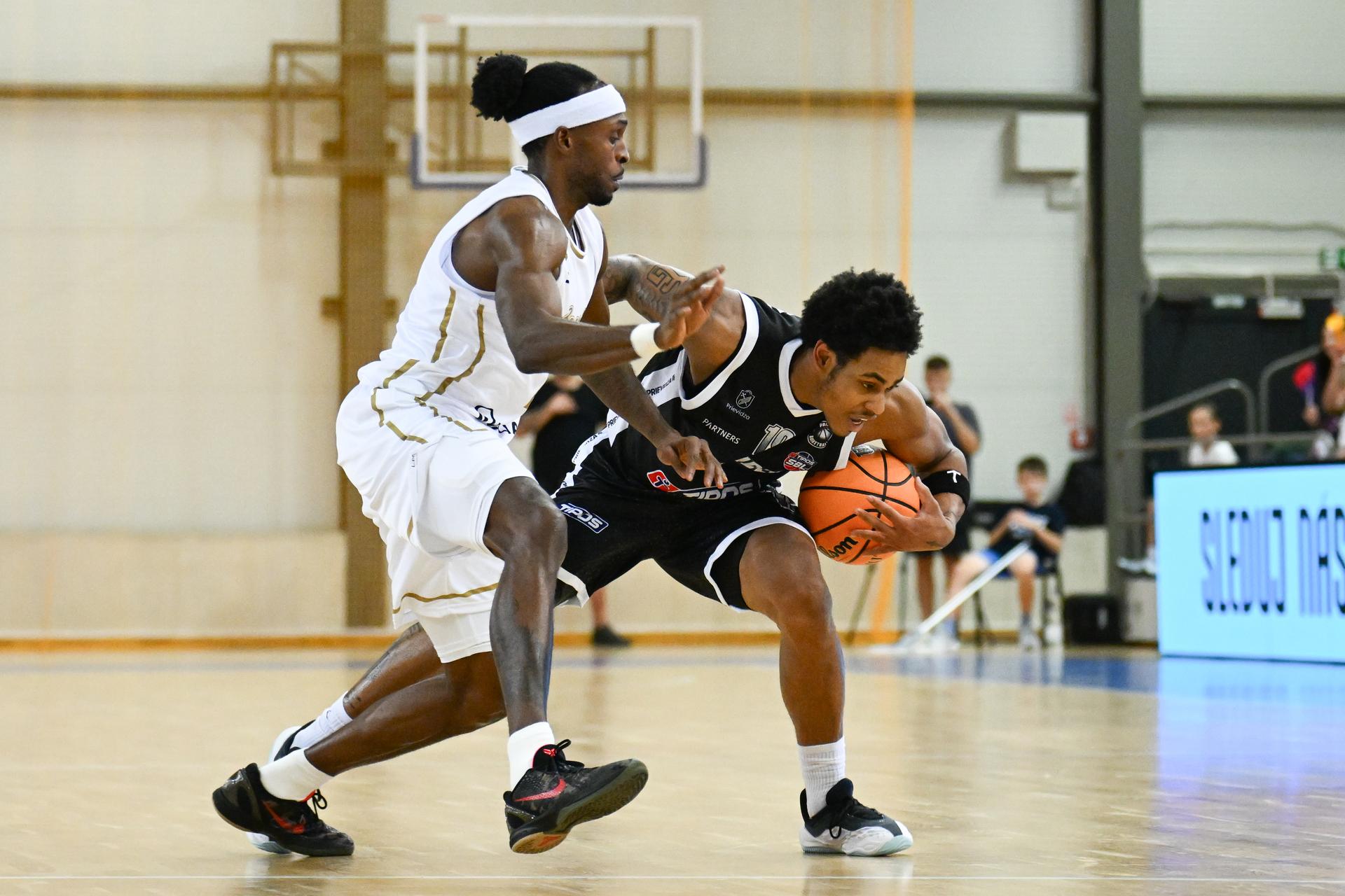 Patrioti Levice - BC Prievidza. Zdroj: TASR
