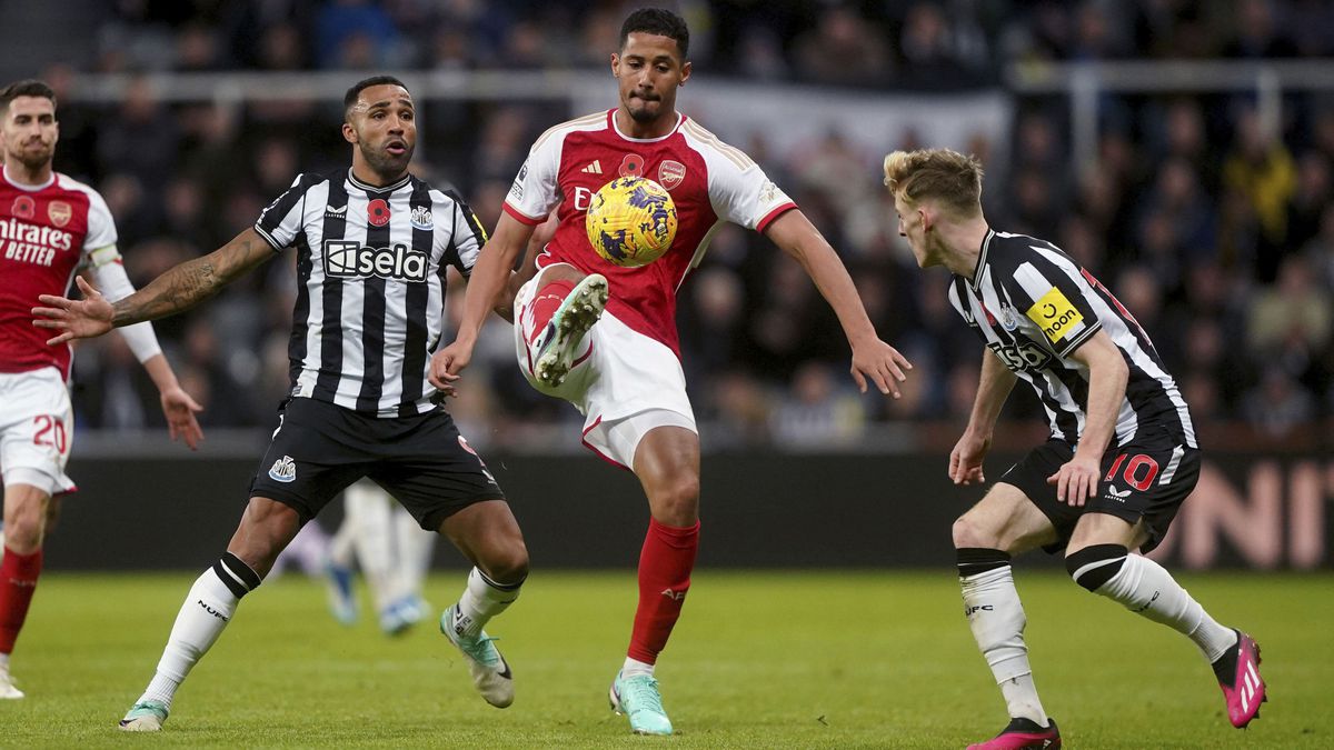 Arsenal Suffers Controversial Loss to Newcastle in Premier League