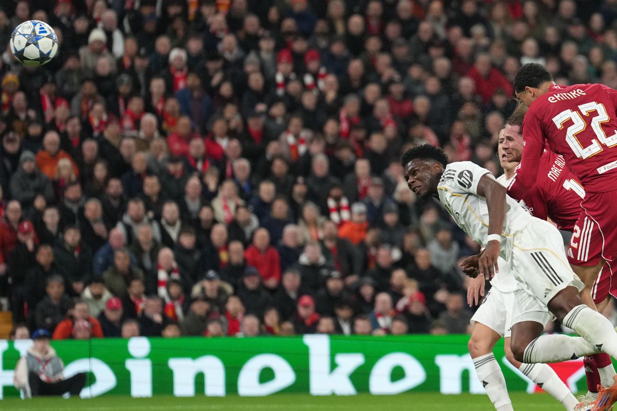 Real Madrid nestratil na Anfielde len body, v šlágri proti Liverpoolu sa zranila opora klubu