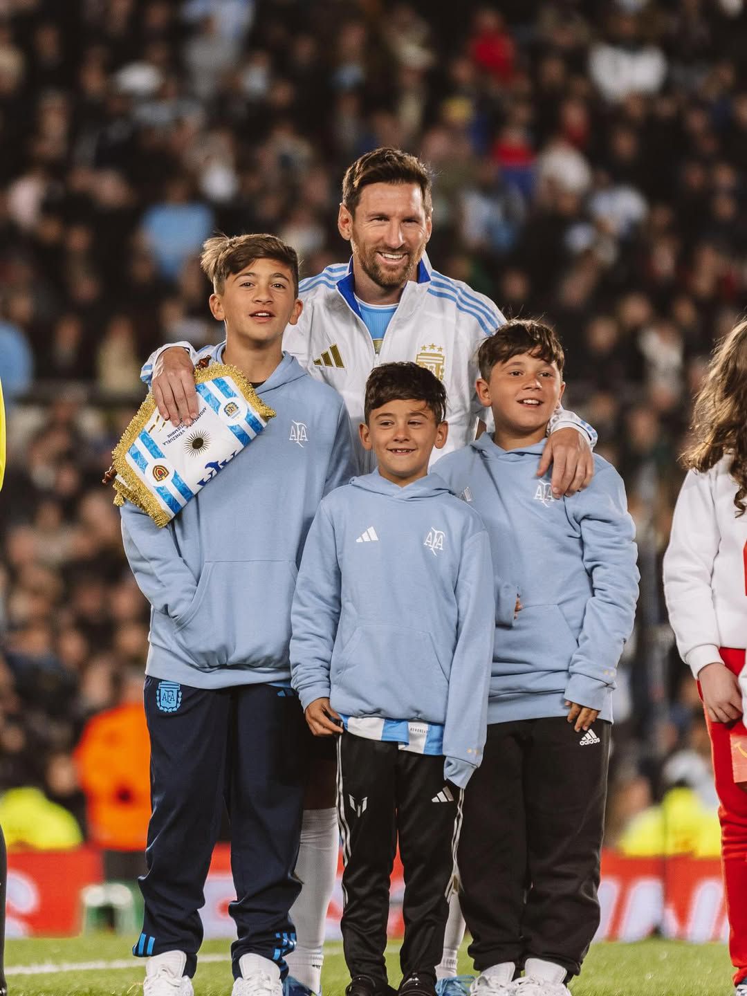 Lionel Messi so synmi. Zdroj: Instagram / antonelaroccuzzo