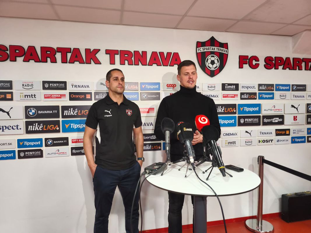 ROZHOVOR Škrtel sedel s piatimi kandidátmi. Čo rozhodlo v prospech Muňoza?