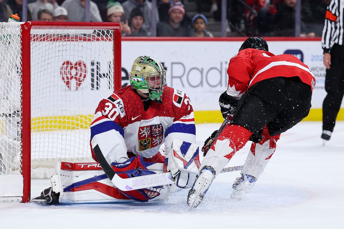 Českí mladíci si plnia sen. Aj keby mali zlomené nohy, nepriznajú to, tvrdí tréner pred finále