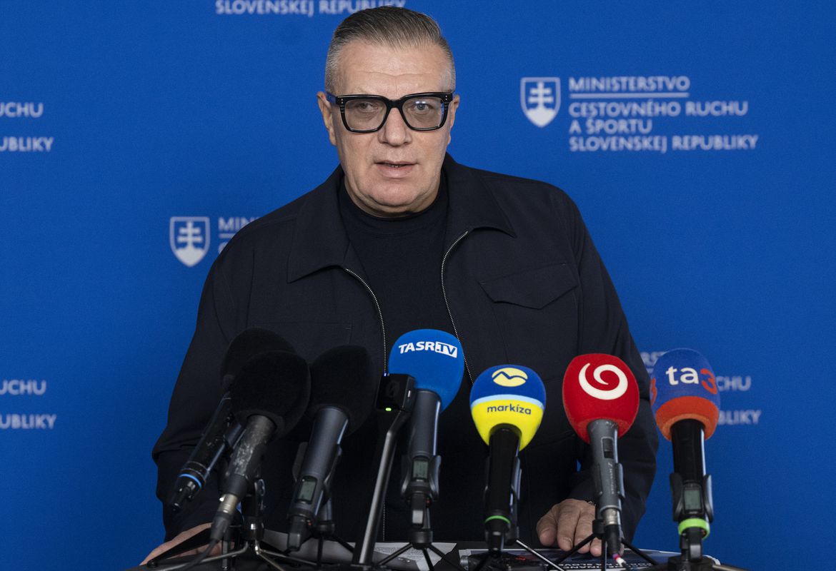 Sedemnásť miliónov za mobily? Na SFZ sa valí ďalšia kauza, zväz obvinenia odmieta