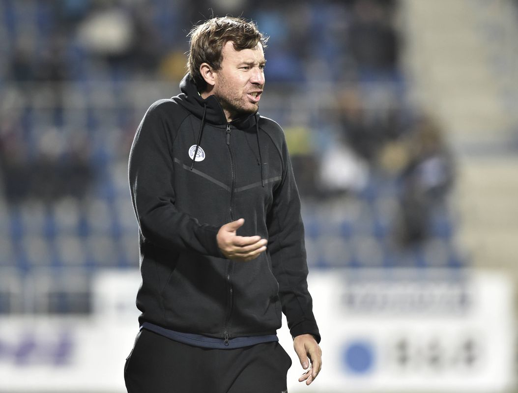 Hráčky si nahrával v sprche, našli u neho detskú pornografiu. Smiešny trest, hnevajú sa poškodené