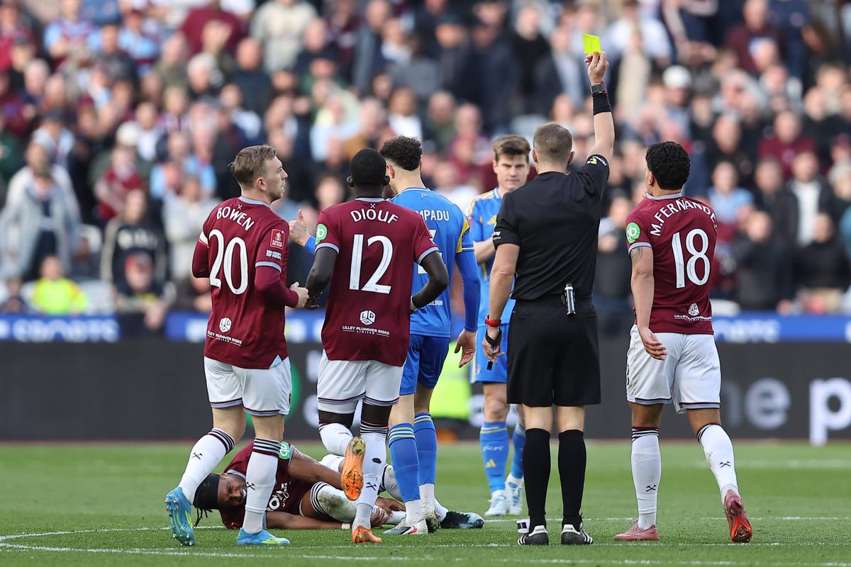 Haaland hetrikom poslal Manchester City do semifinále, Leeds zdolal West Ham na penaltách